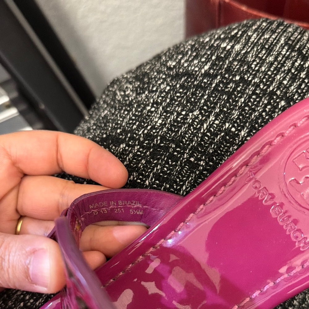 Tory Burch miller like new Pink Sandals - Picture 2 of 3